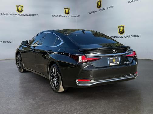 2023 Lexus ES 300h Base