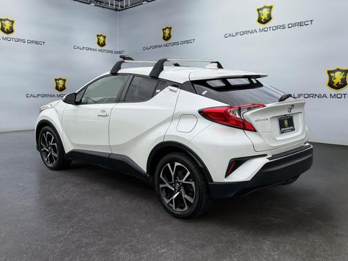 Blizzard Pearl 2019 Toyota C-HR XLE