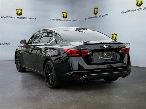 2021 Nissan Altima SR FWD
