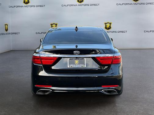 2017 Kia K900 Luxury 5.0L