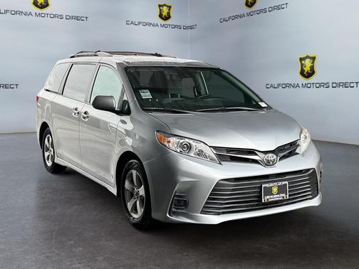 2020 Toyota Sienna LE