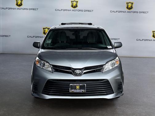 2020 Toyota Sienna LE