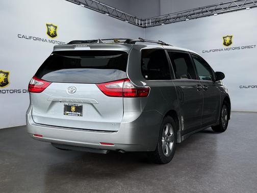 2020 Toyota Sienna LE