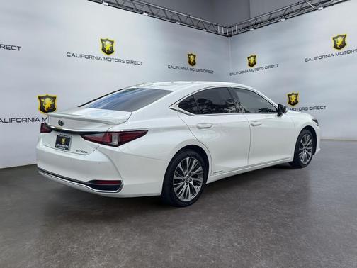 Eminent White Pearl 2021 Lexus ES 300h Base