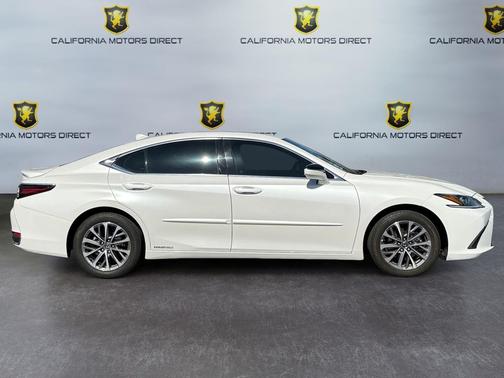 2022 Lexus ES 300h Base