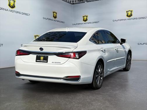 2022 Lexus ES 300h Base