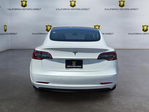 Pearl White Multi-Coat 2023 Tesla Model 3 Standard Range