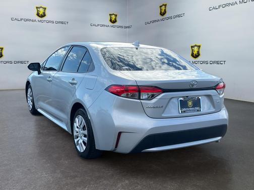 Classic Silver Metallic 2021 Toyota Corolla LE
