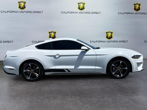 2022 Ford Mustang EcoBoost