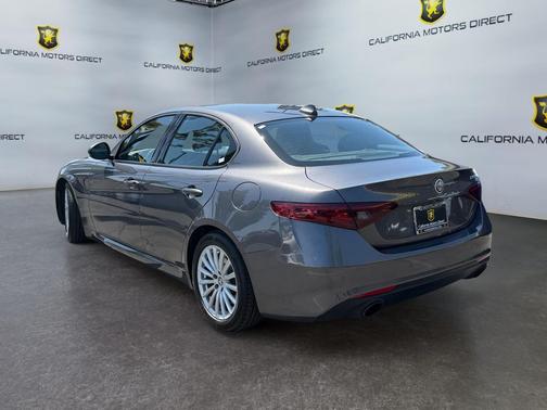 Vesuvio Gray Metallic 2022 Alfa Romeo Giulia Sprint