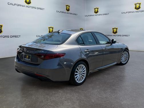Vesuvio Gray Metallic 2022 Alfa Romeo Giulia Sprint