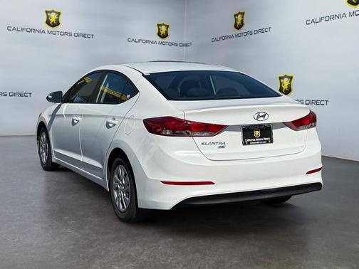 2018 Hyundai ELANTRA SE