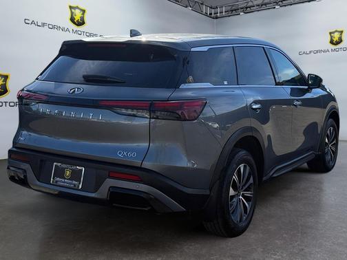 2023 INFINITI QX60 Pure