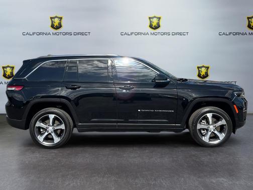 Diamond Black Crystal Pearlcoat 2023 Jeep Grand Cherokee 4xe Base