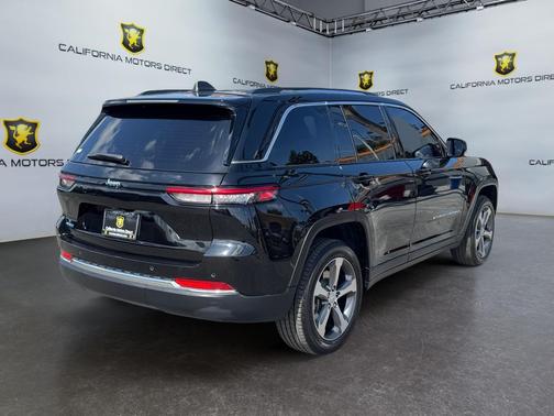 Diamond Black Crystal Pearlcoat 2023 Jeep Grand Cherokee 4xe Base