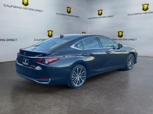 2023 Lexus ES 300h Base