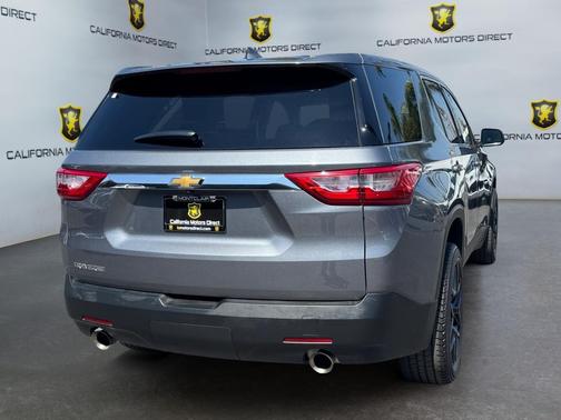 Satin Steel Metallic 2021 Chevrolet Traverse LS