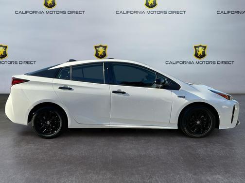 White 2022 Toyota Prius L