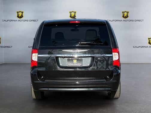 2015 Chrysler Town & Country S