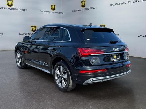 Mythos Black Metallic 2022 Audi Q5 40 Premium Plus