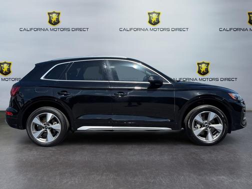Mythos Black Metallic 2022 Audi Q5 40 Premium Plus