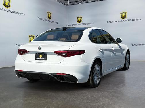 2021 Alfa Romeo Giulia Base