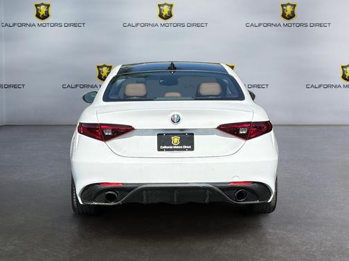 2021 Alfa Romeo Giulia Base