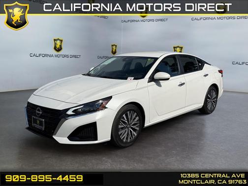 Pearl White Tricoat 2023 Nissan Altima 2.5 SV