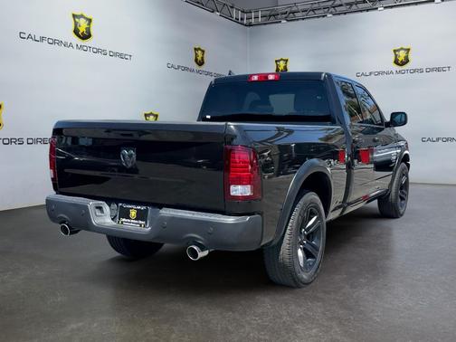 Diamond Black Crystal Pearlcoat 2021 RAM 1500 Classic Warlock Quad Cab 4x2 6'4' Box