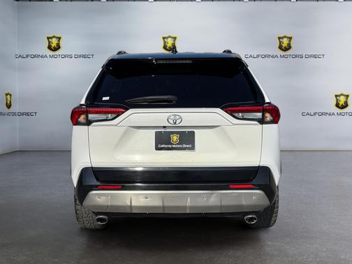 Ice Cap 2023 Toyota RAV4 XLE