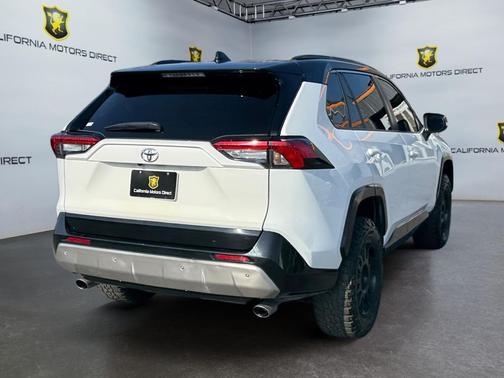 Ice Cap 2023 Toyota RAV4 XLE