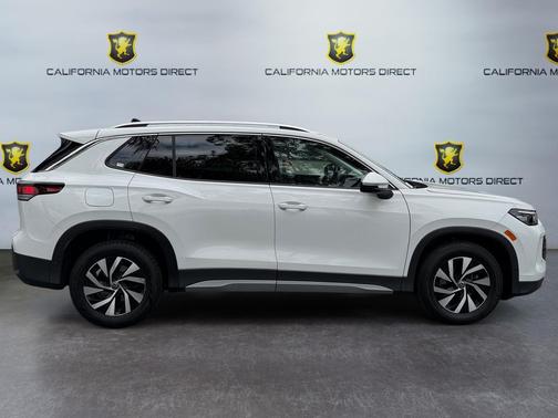 Pure White 2025 Volkswagen Tiguan 2.0T S