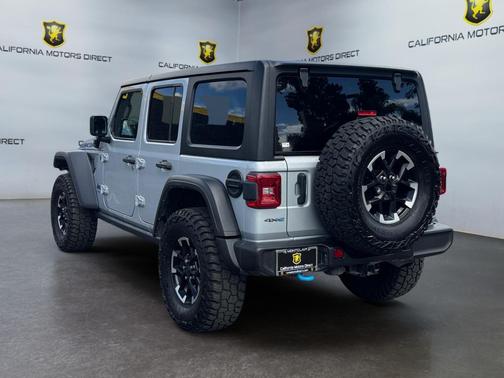 Silver Zynith Clearcoat 2024 Jeep Wrangler 4xe Rubicon