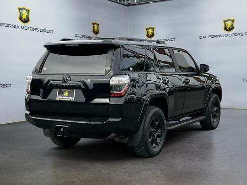 Midnight Black Metallic 2022 Toyota 4Runner SR5