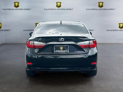2017 Lexus ES 300h Base