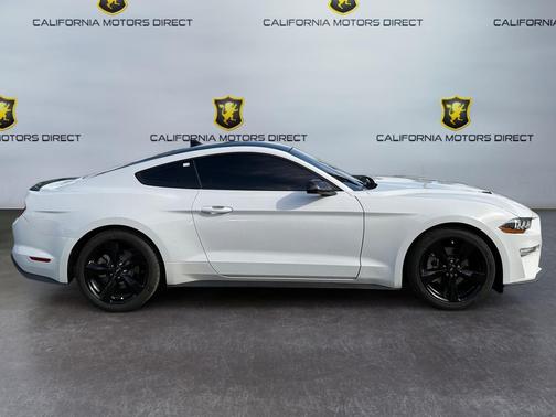 2022 Ford Mustang EcoBoost