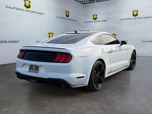 2022 Ford Mustang EcoBoost