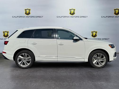 Carrara White 2021 Audi Q7 55 Premium Plus