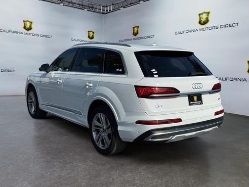 Carrara White 2021 Audi Q7 55 Premium Plus