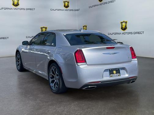 2018 Chrysler 300 S