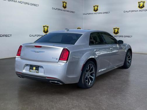 2018 Chrysler 300 S