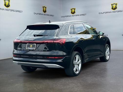 2019 Audi e-tron Premium Plus