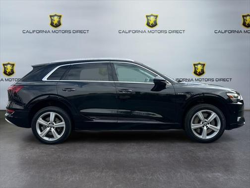 2019 Audi e-tron Premium Plus