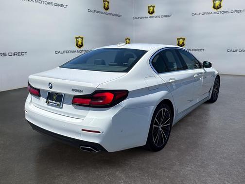Alpine White 2021 BMW 530 530i