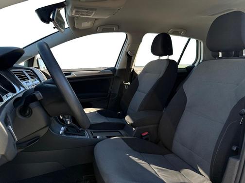 2016 Volkswagen e-Golf SE