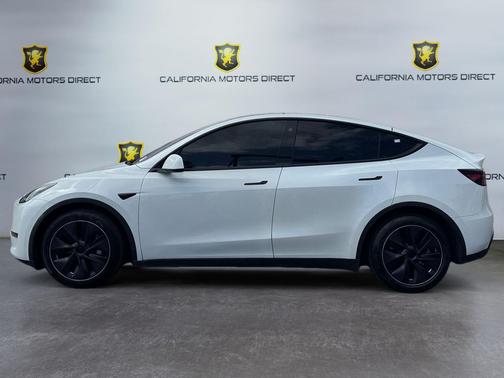 Pearl White Multi-Coat 2022 Tesla Model Y Long Range Dual Motor All-Wheel Drive