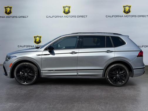 Pyrite Silver Metallic 2022 Volkswagen Tiguan 2.0T SE R-Line Black