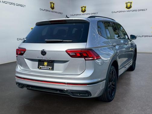 Pyrite Silver Metallic 2022 Volkswagen Tiguan 2.0T SE R-Line Black