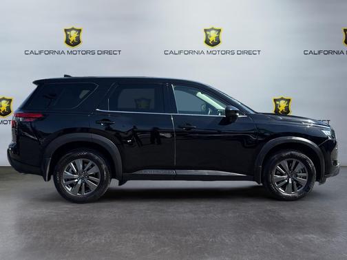 Super Black 2024 Nissan Pathfinder S FWD