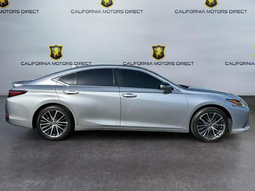Iridium 2024 Lexus ES 300h Base